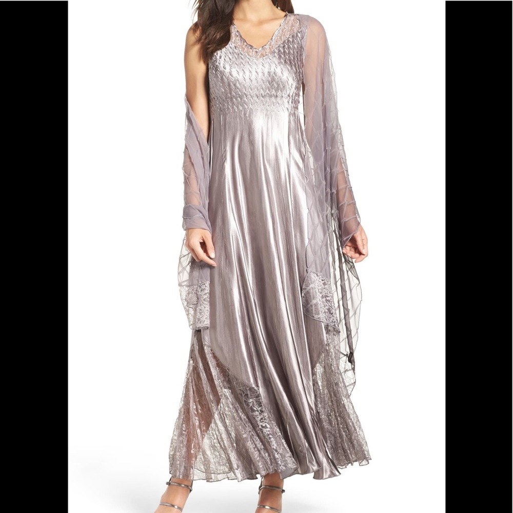 Komarov Charmeuse Maxi Dress. One of a kind ‼️🙌